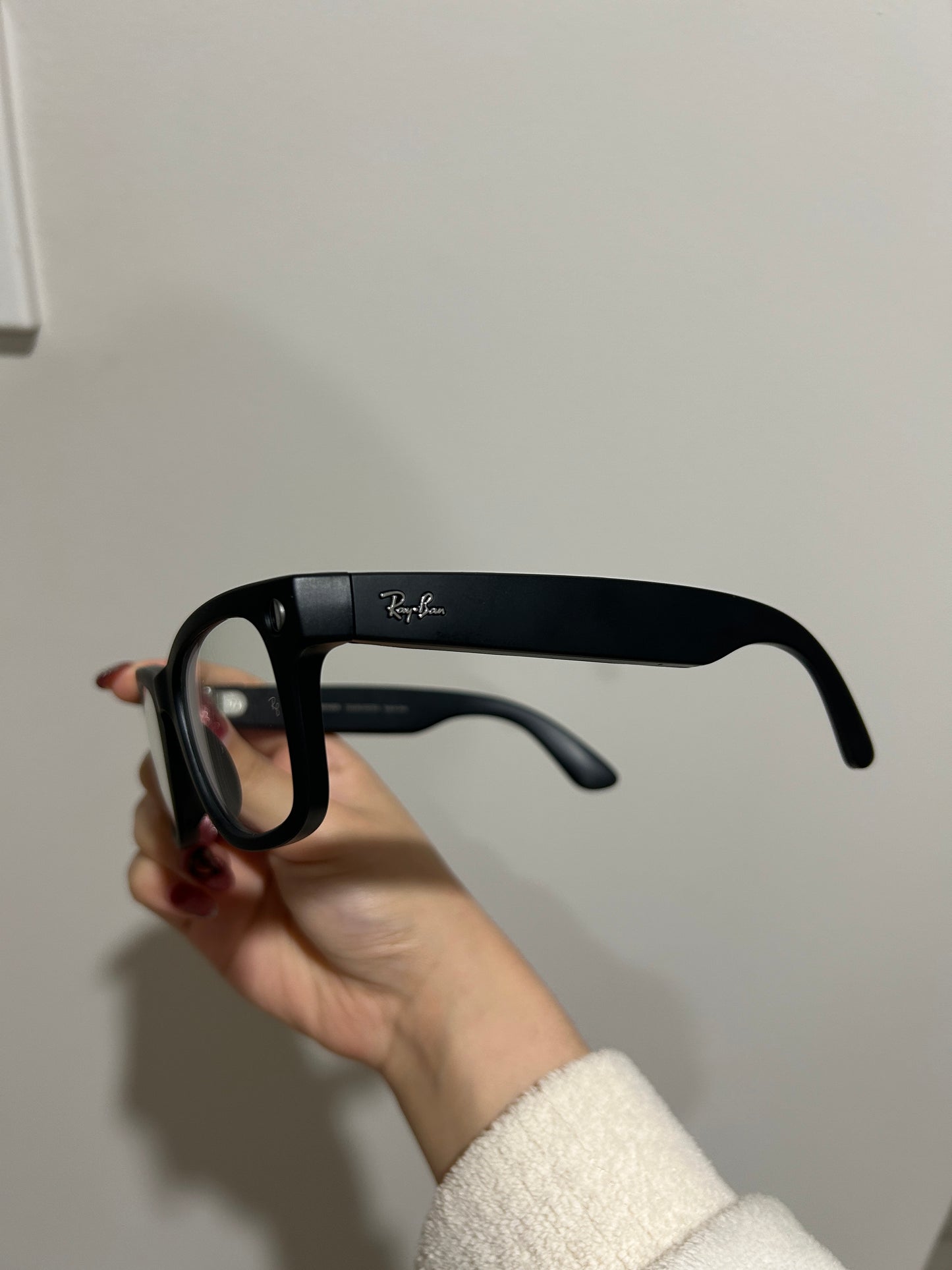 Blue light to sunnies transition meta glasses (brand new)