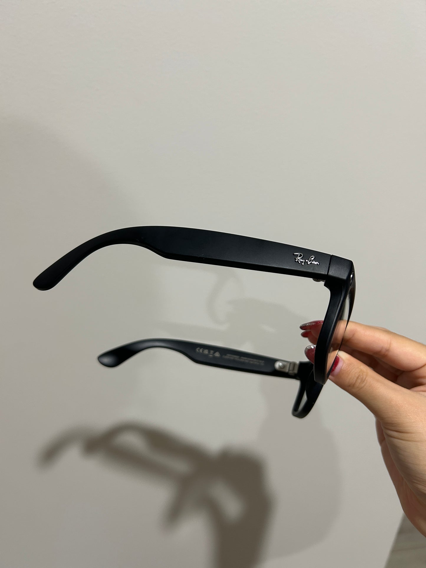 Blue light to sunnies transition meta glasses (brand new)
